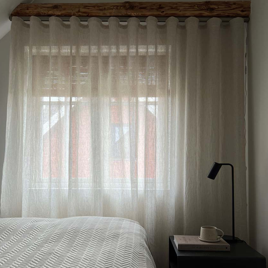 Transparent linnegardin  i 100% linne - Manilla